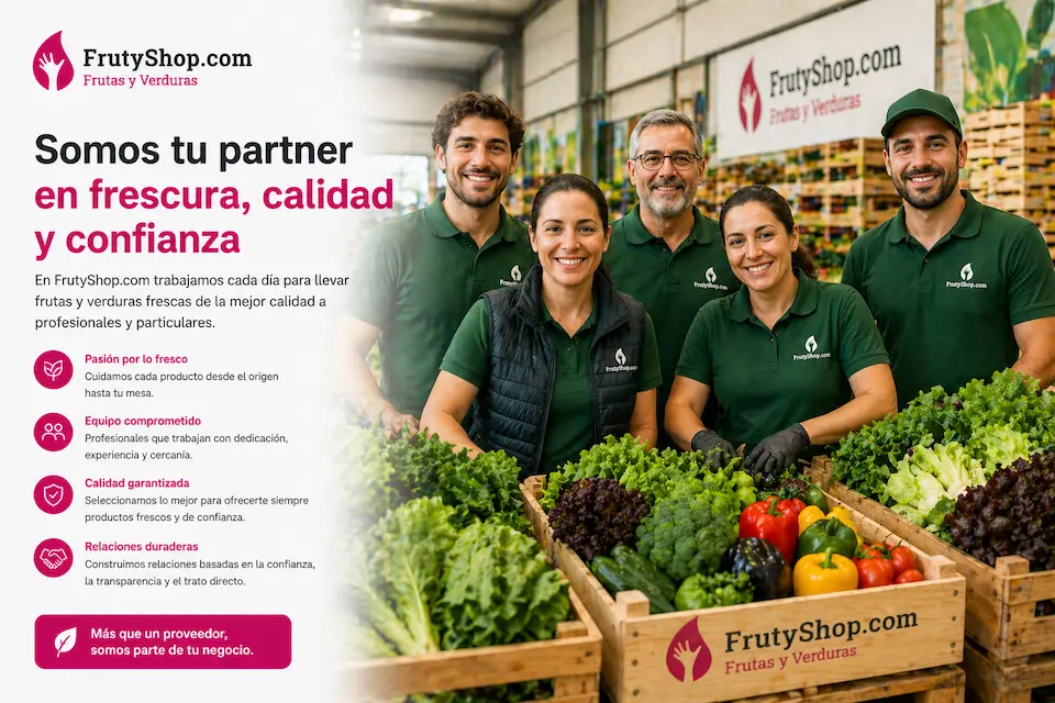 equipo-frutyshop-manipulando-verduras-frescas-proveedor-frutas-verduras-profesionales
